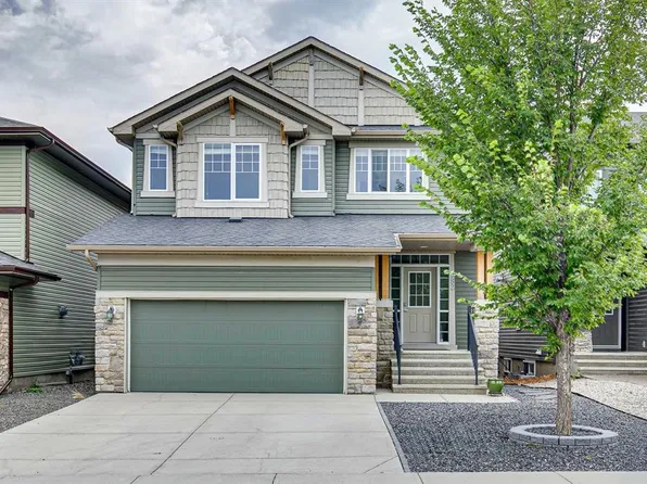 982 N Evanston Dr NW, Calgary, AB T3P 0K9