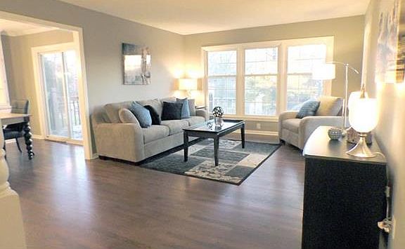3rd image of 705 W Country Ln