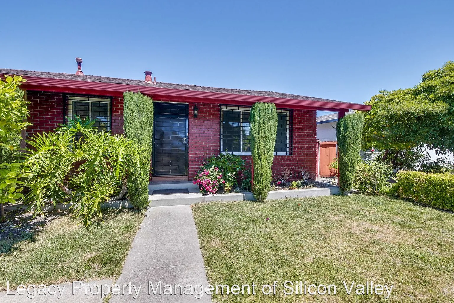 731 Clyde Ave photo 1