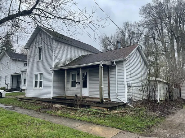 709 N Locust St, Adrian, MI 49221
