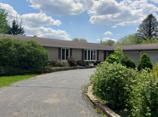 15005 Shamrock Ln, Woodstock, IL 60098