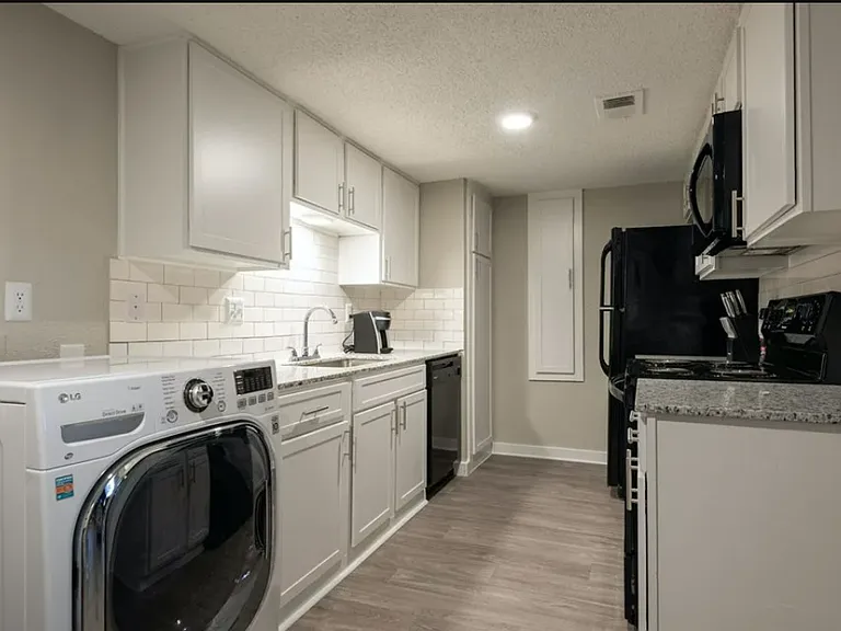 2101 Burton Dr — Photo 19