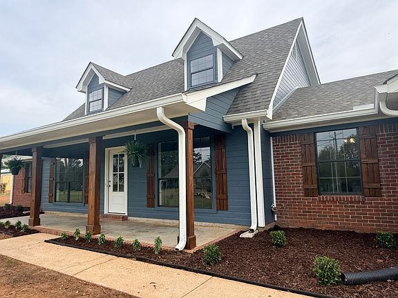 4th image of 151 Countryside Way