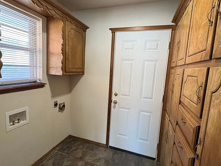 1826 Beverly Hls — Photo 20