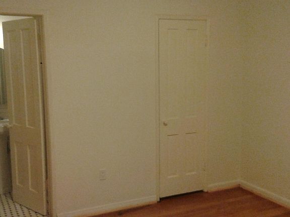 2nd image of 1423 N Laurel Ave #1421-1/4