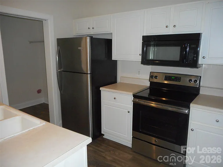2421 Ryerson Ct — Photo 4