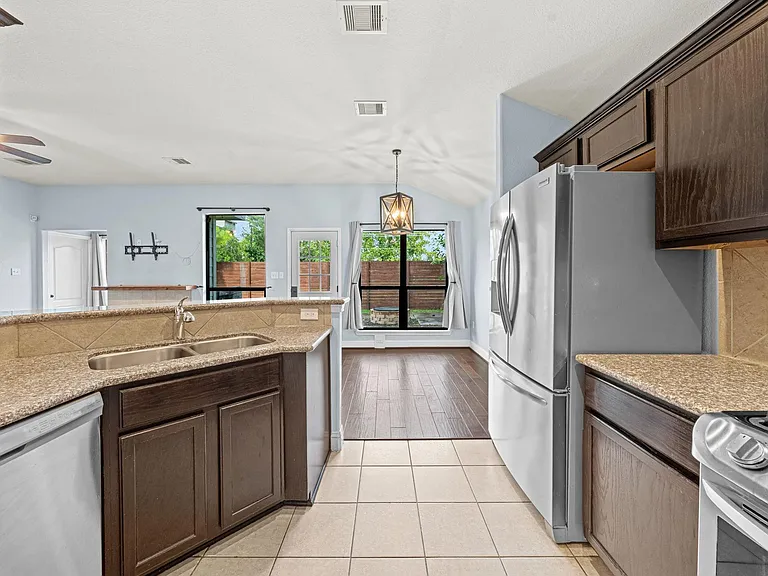 5102 Hardy St — Photo 14