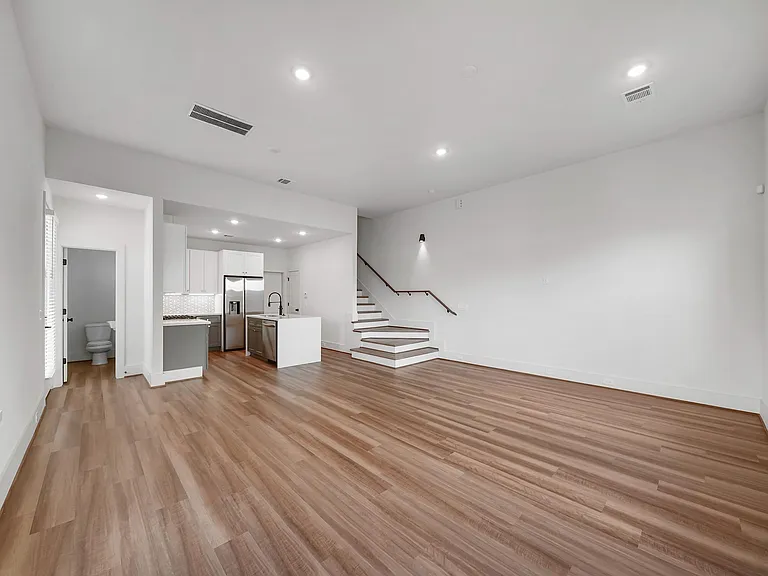 881 Rachel St #C — Photo 6