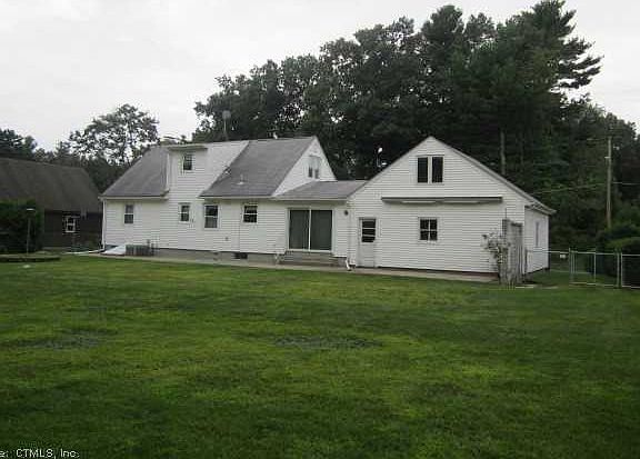 3rd image of 10 Woodland St