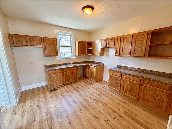 5th image of 62 E Highland Ave