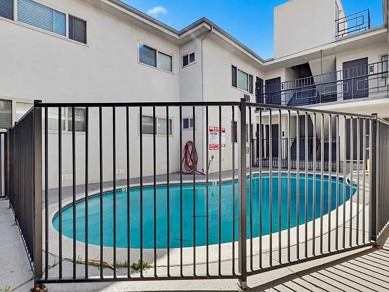 Kester Apartments — Photo 6