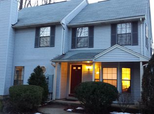 601 Timber Oaks Rd, Edison, NJ 08820