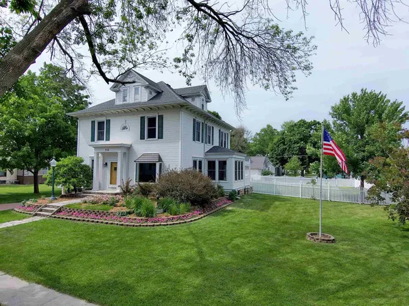 715 Mechanic St, Osage, IA 50461