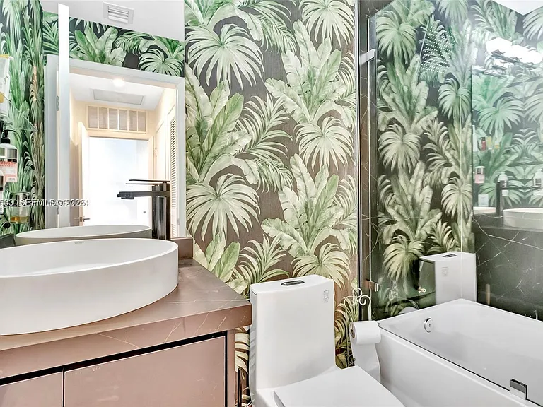 2020 N Bayshore Dr #3408 — Photo 26