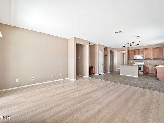 3rd image of 15921 W GELDING Drive