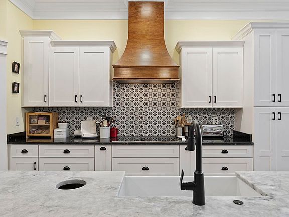 2nd image of 451 Seabury Ln.