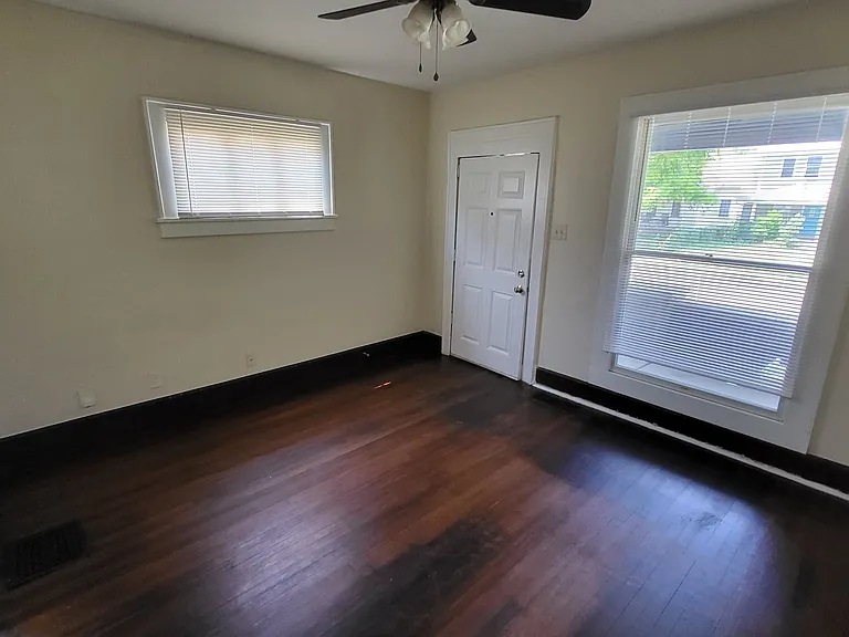 323 N Rural St — Photo 5