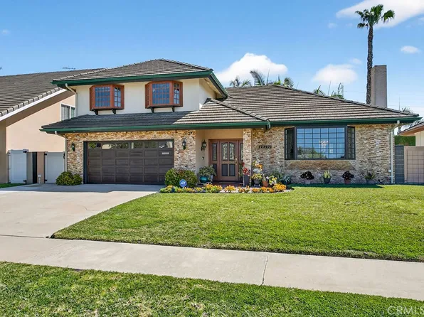 20302 Craimer Ln, Huntington Beach, CA 92646