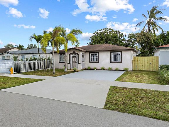 3rd image of 28901 SW 150th Pl