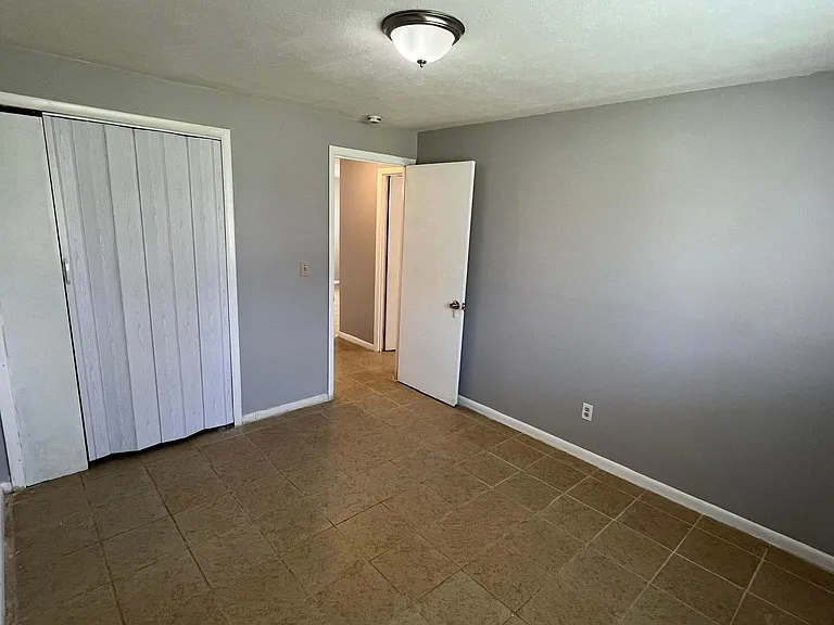 15108 Euclid Ave #102 — Photo 9