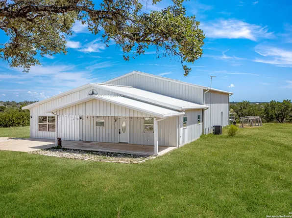 195 Harville, Kerrville, TX 78028