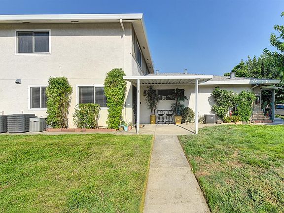 2nd image of 9025 El Cajon Way APT 3