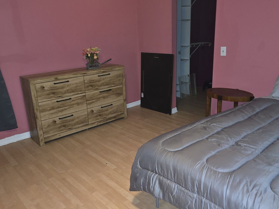 2nd image of 2700 15th Ave S #1