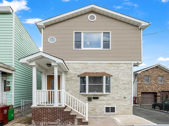 2nd image of 14 Essex St