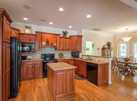 4th image of 1429 Southpointe Dr #0