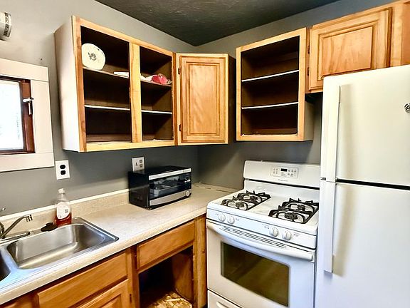 3rd image of 34420 Thorpe Ct #3
