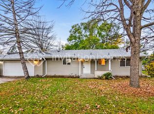 944 Beacon Ln, Apple Valley, MN 55124