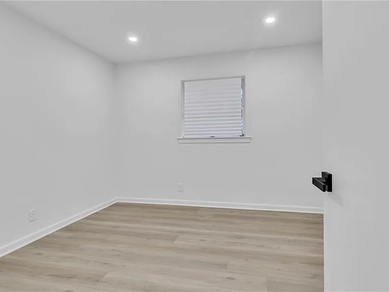 3296 Columbia Woods Dr — Photo 41