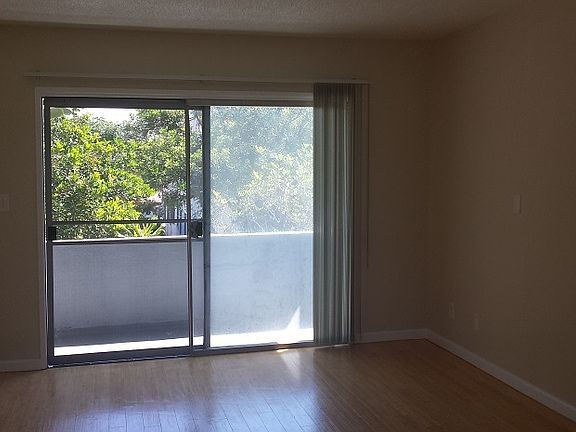 2nd image of 1001 N Ogden Dr APT 10