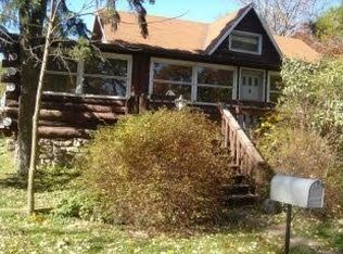 53 Lakeview Dr, West Milford, NJ 07480