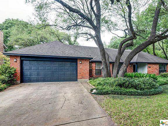 3rd image of 3606 Oak Villa Dr
