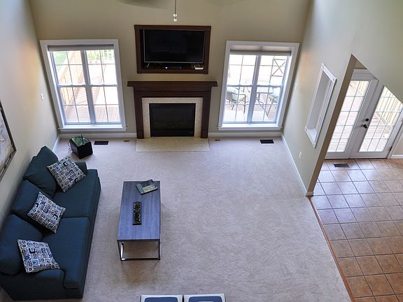 4th image of 1268 Colonial Park Dr