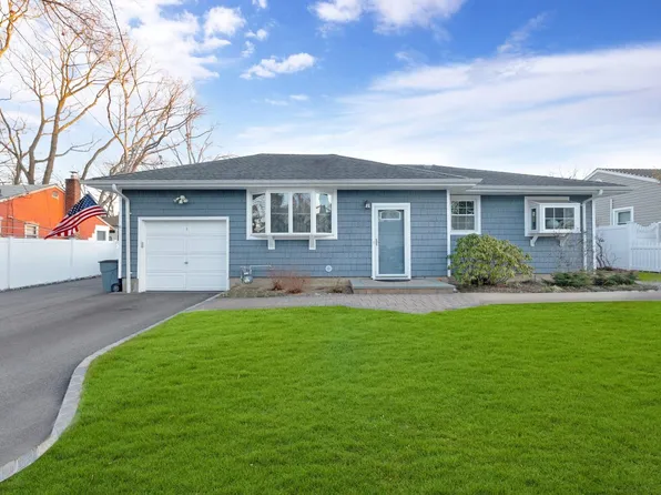 56 Vermont Street, Melville, NY 11747