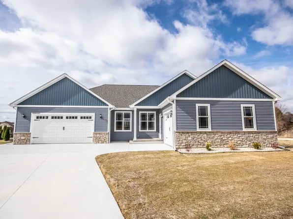W208N16291 Renee WAY, Jackson, WI 53037
