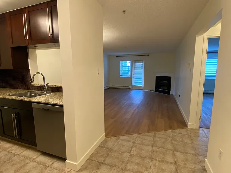 790 Kingsmere Cres SW #109 — Photo 7
