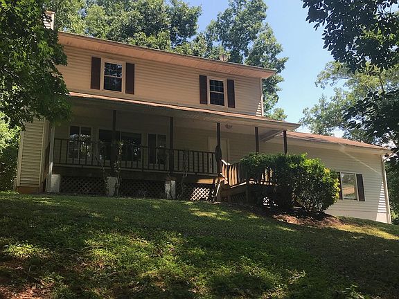 2nd image of 3205 Greenbriar Dr