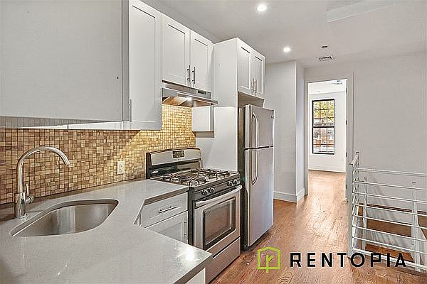 1st image of 558 Kosciuszko St #1E
