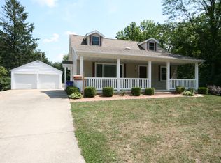 60 Southwood Dr, Decatur, IL 62521