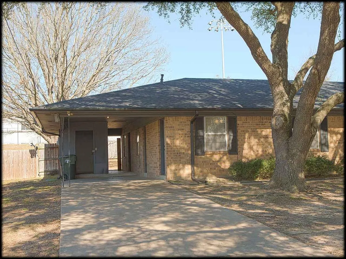 1714 Susan Drive — Photo 3