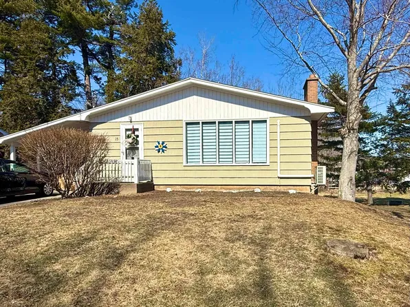 18 Churchill St, Bridgewater, NS B4V 1R7