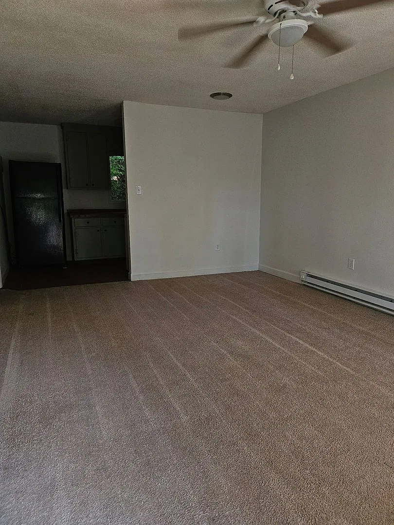 2/1 ground level apartment for rent — Photo 1