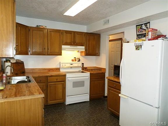 Refrigerator conveys