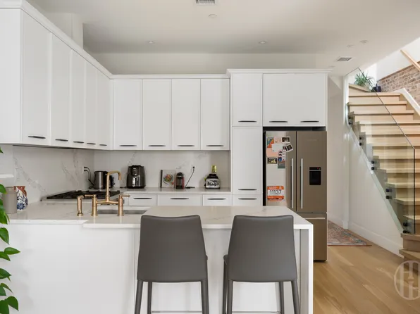 569 Jefferson Avenue image 1 of 13