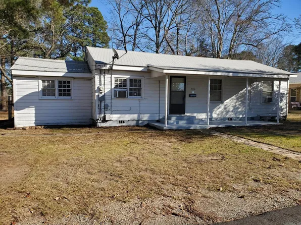 706 Hinsley St, Arkadelphia, AR 71923