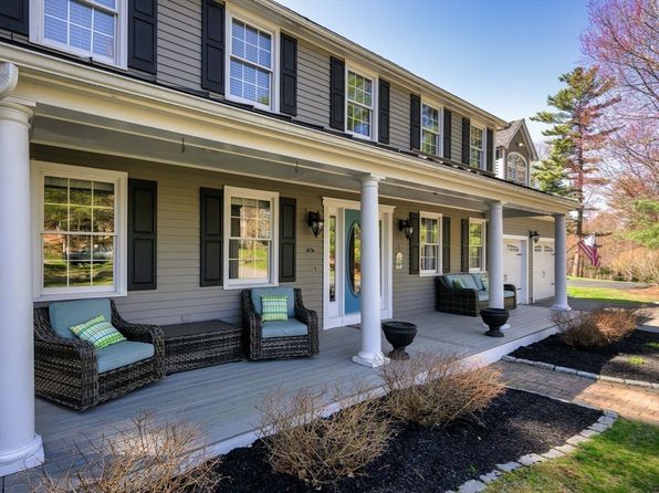 25 Blackberry Hill Rd, Wrentham, MA 02093