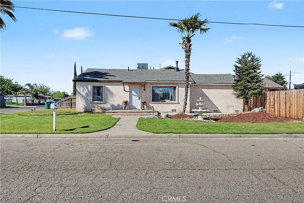 2360 Fir Ave photo 1